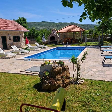 Nikini Dvori Villa Gradac  Exterior photo