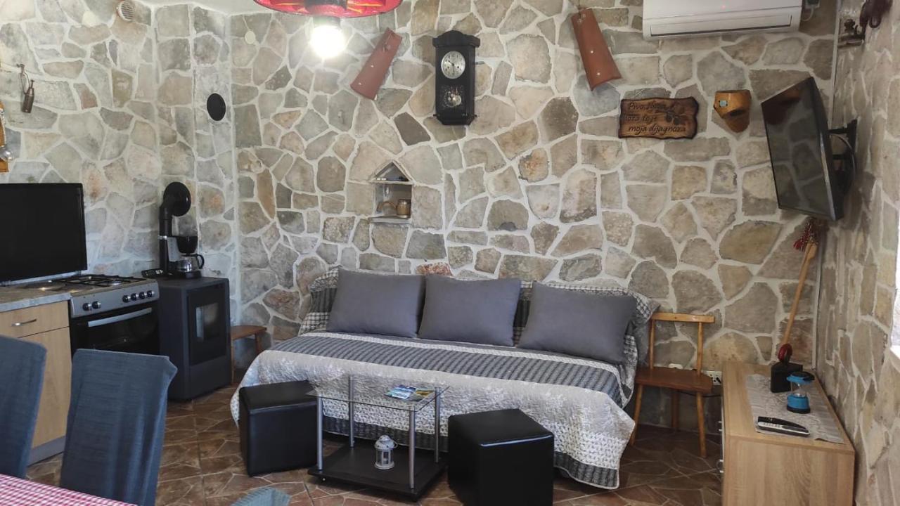 Nikini Dvori Villa Gradac  Exterior photo