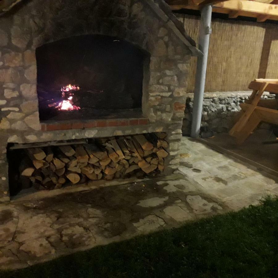Nikini Dvori Villa Gradac  Exterior photo